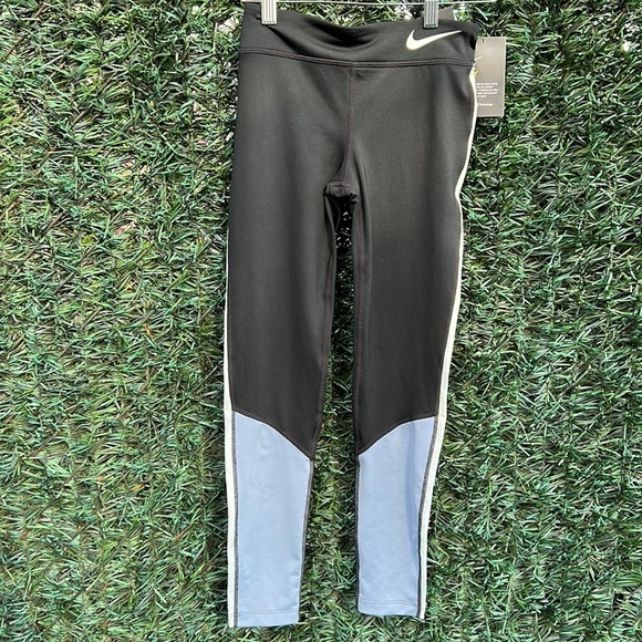 Nike Other - Nike TIGHT FIT LEGGINGS GIRLS M